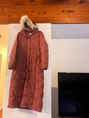 L.L. Bean Long Women's Ultrawarm Coat, Long Rust size m   Full-length quilted pu